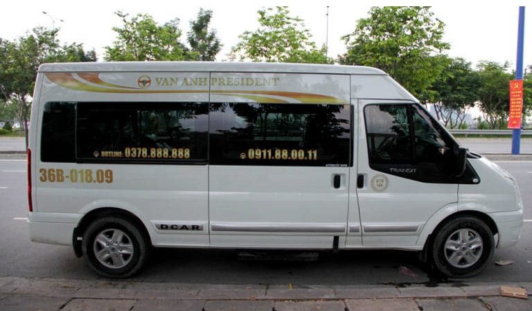 Thiên Phú Limousine cung cấp dòng xe Solati 16 chỗ ngồi phù hợp cho đoàn khách đi tour, công ty, đoàn thể du lịch biển Hải Hậu.