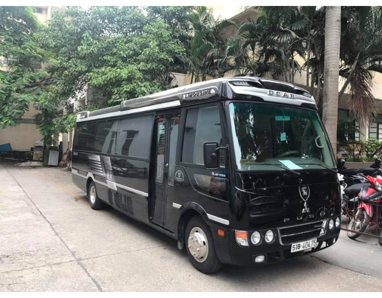 Xe limousine 20 chỗ của nhà xe Phúc Lộc Thọ được xem là "luồng gió mới" trên tuyến đường Hà Nội Hải Hậu.