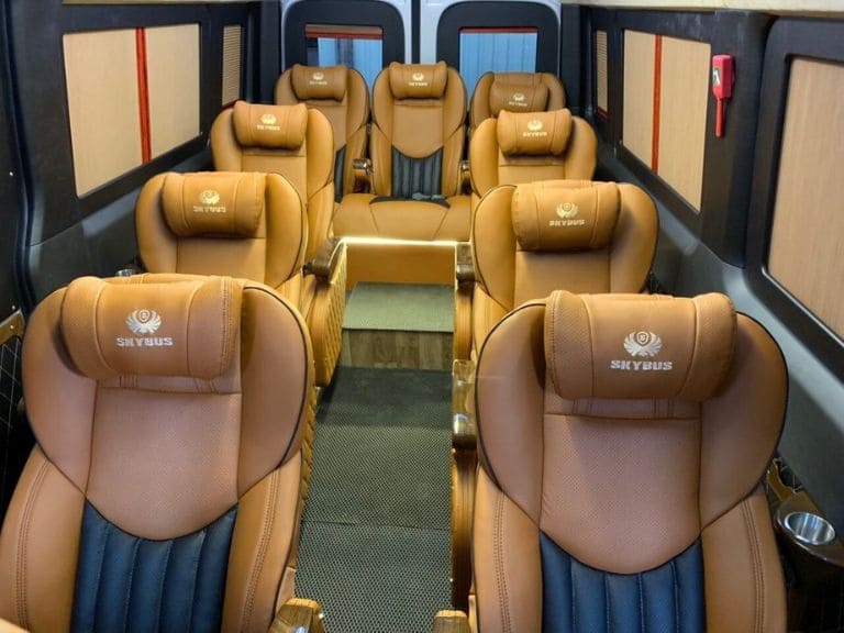 Với việc sử dụng hệ thống ghế có thiết kế đệm dày giúp cho hành khách luôn cảm thấy thoải mái dù phải trải qua một hành trình dài
