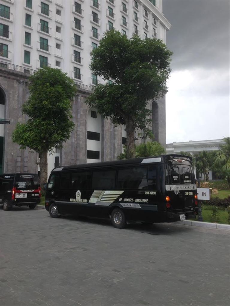 Phúc Lộc Thọ limousine cam kết không bắt khách dọc đường, không chở quá số người quy định kể cả trong các dịp cao điểm. 
