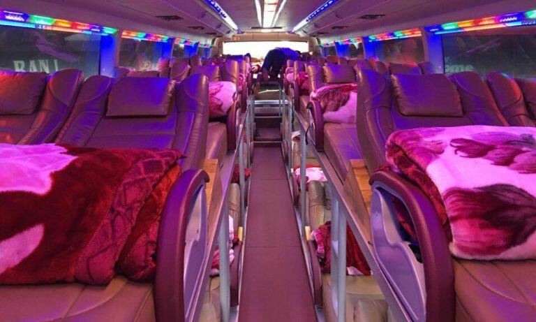 Nhà xe An Phú Travel cung cấp xe khách ghế ngồi và giường nằm êm ái, mềm mại không gây đau mỏi cho kháhc hàng. 