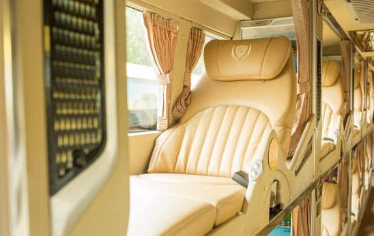 Hành khách trên xe cũng sẽ được đảm bảo một không gian riêng tư tuyệt đối với rèm che tại mỗi vị trí 