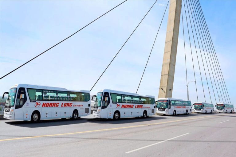Nhà xe Hoàng Long cung cấp dịch vụ vận chuyển hành khách uy tín từ Bắc chí Nam, trong đó có xe khách Nha Trang Ninh Thuận. 