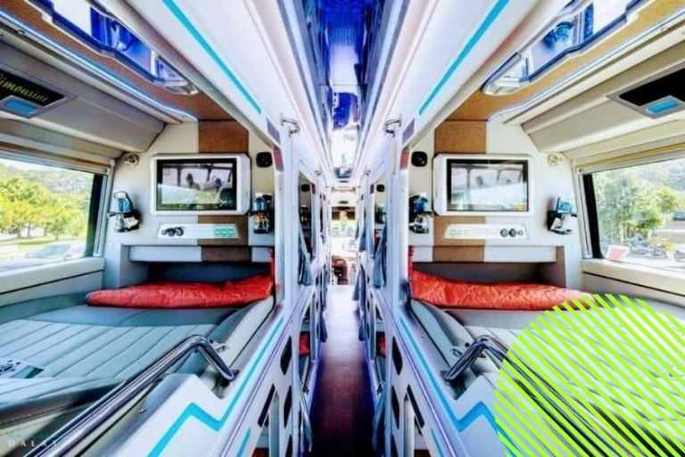 Giường nằm trên xe nhà Cúc Mừng có thiết kế hiện đại, trang bị đầy đủ tiện nghi cho quý khách hàng sử dụng. 