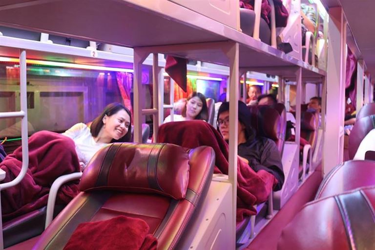 Không gian xe khách Sao Việt được thiết kế hiện đại, sang trọng, đẳng cấp như một khách sạn thu nhỏ.
