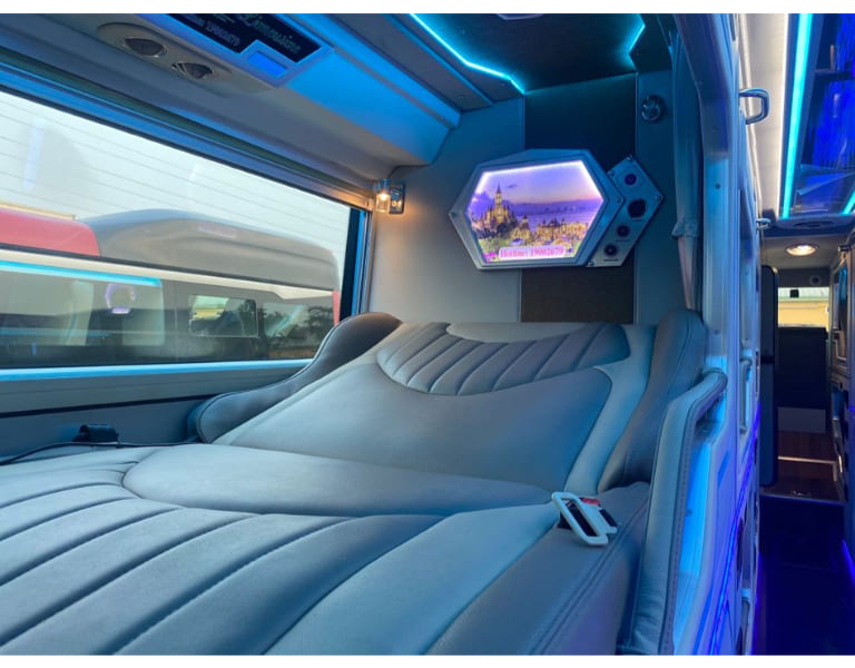 20 phòng VIP đầy đủ tiện nghi hiện đại, cao cấp trên xe Mai Vy limousine hứa hẹn đem đến cho khách hàng trải nghiệm 5 sao.