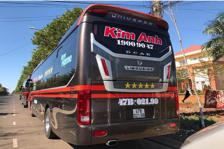 Nhà xe Kim Anh nổi tiếng với những chuyến xe an toàn nên có lượng khách quen rất đông đảo cũng như thu hút nhiều khách hàng mới sử dụng dịch vụ. 