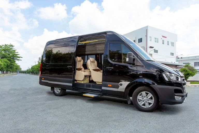 Tất cả các trang thiết bị trên xe limousine Hà Nội Chí Linh đều được nhà xe Đất Mỏ chú trọng đầu tư nhằm mang lại sự hài lòng cho hành khách.