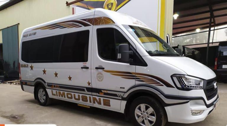 Nhà xe Đất Mỏ Limousine được hành khách yêu thích vì đội ngũ nhân viên có trách nhiệm cao trong công việc, và đội xe chất lượng.
