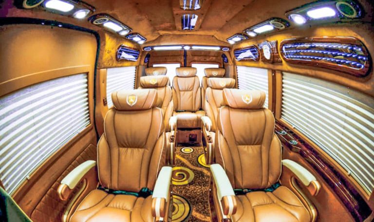 Xe limousine Hà Nội Cô Tô được trang bị cơ sở vật chất cao cấp, với đầy đủ các tiện ích cơ bản đáp ứng nhu cầu của khách hàng.