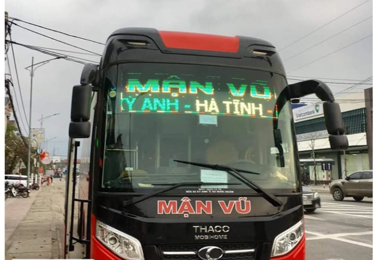 Ngoài vận chuyển hành khách, nhà xe Nhật Hồng còn nhận chuyển phát nhanh trên tuyến Thanh Hóa - Hà Tĩnh với giá thành hợp lý.