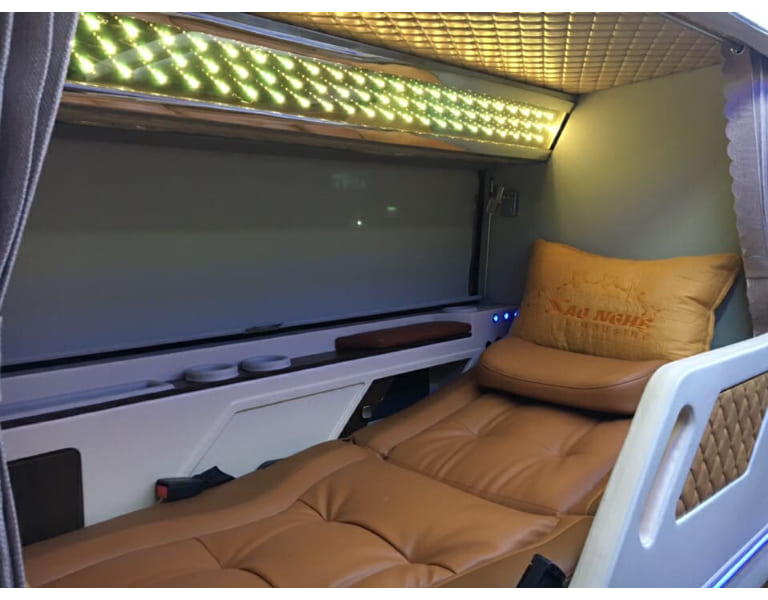 Xe limousine Sao Nghệ được trang bị hệ thống tiện ích giải trí hiện đại