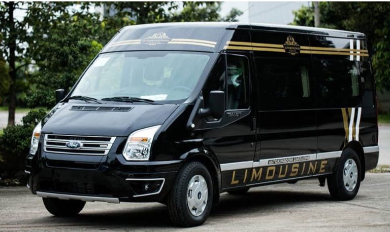 Nhà xe Hoàng Long Limousine được hành khách yêu thích vì đội ngũ nhân viên có trách nhiệm cao trong công việc, và đội xe chất lượng