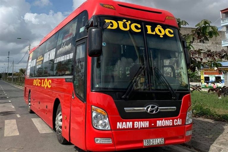 Đức Lộc là một trong những xe khách Quảng Nam Nam Định cung cấp những chuyến đi an toàn với chất lượng hoàn hảo nhất cho khách hàng. 