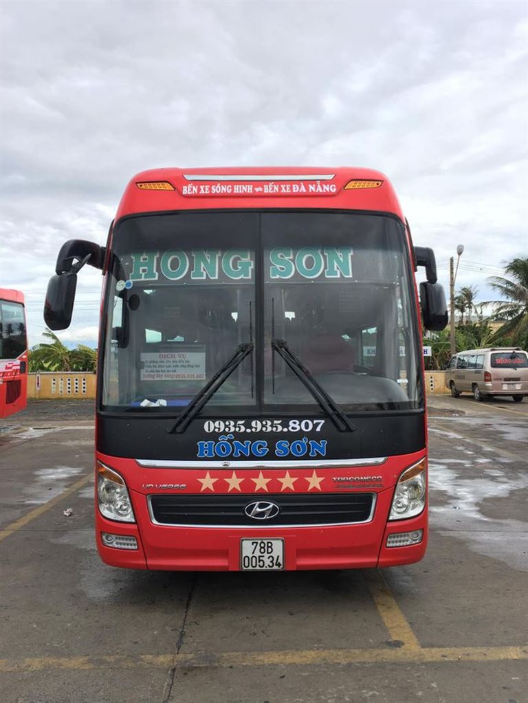 Xe khách Quảng Nam Phú Yên - Hồng Sơn hứa hẹn sẽ đem đến cho các bạn những chuyến đi an toàn, vui vẻ. 