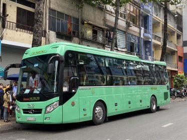Thanh Thuỷ sở hữu đôi ngũ tài xế chuyên nghiệp, giàu kinh nghiệm lái xe đường dài nên được khách hàng hoàn toàn tin tưởng