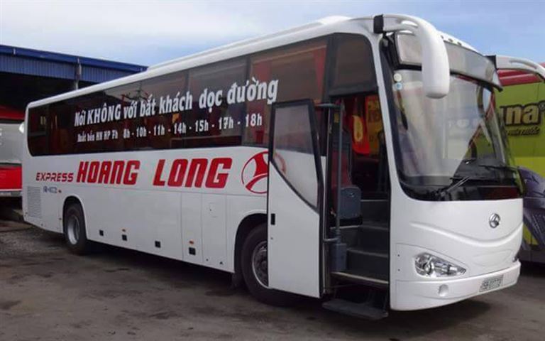 Khách hàng có thẻ hoàn toàn yên tâm khi sử dụng dịch vụ xe khách Hoàng Long trên tuyến đường từ Quảng Ninh đến Bình Dương. 