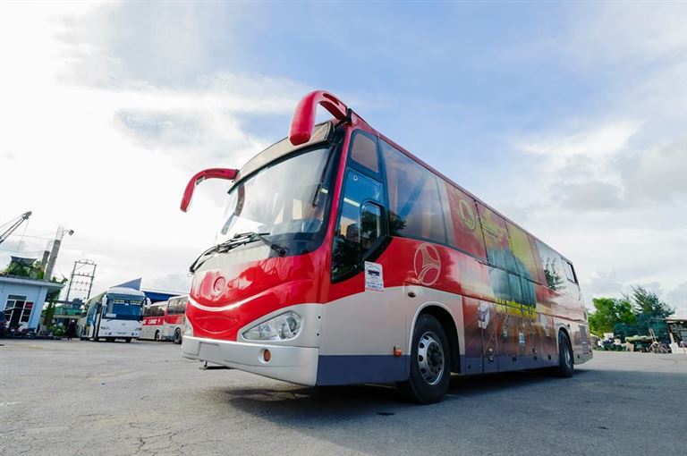 Xe khách Quảng Ninh Bình Phước - Hoàng Long là hãng xe không còn xa lạ với du khách trong và ngoài nước.