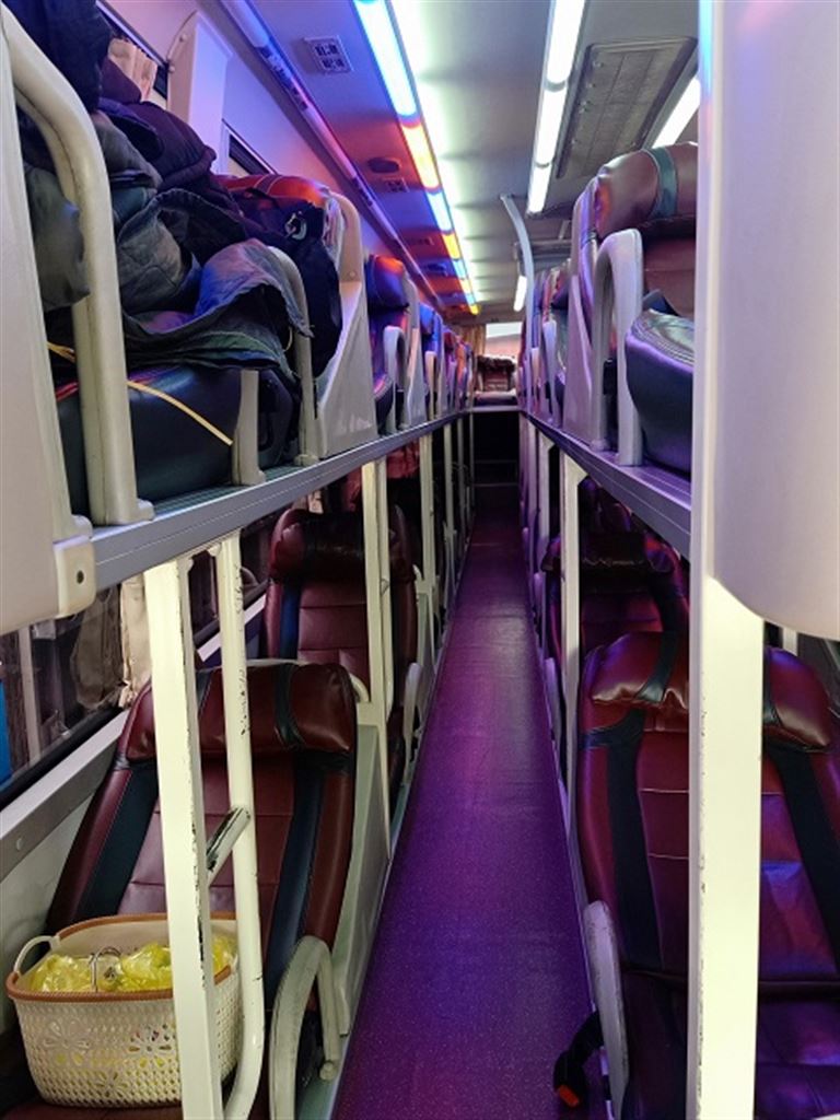 Xe khách Thảo Mai có hệ thống giường tầng không hề gây bất tiện cho khách hàng mỗi khi di chuyển lên xuống. 