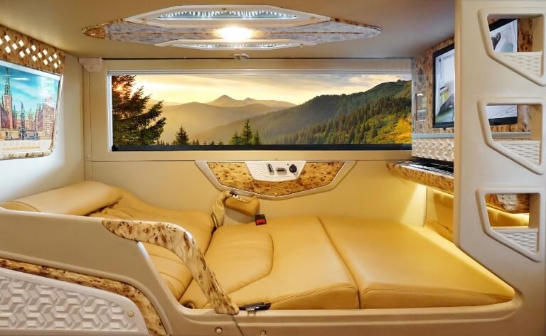 Xe limousine Phượng Hoang cũng là một đơn vị chuyên cung cấp xe giường nằm cho hành khách quãng đường này