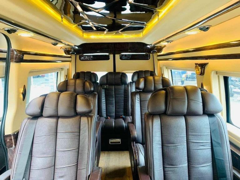 Khi lựa chọn cơ sở xe limousine Quảng Ninh Bắc Ninh này, hành khách sẽ được đáp ứng gần như tối đa mọi nhu cầu giải trí với đầy đủ trang thiết bị tiện ích
