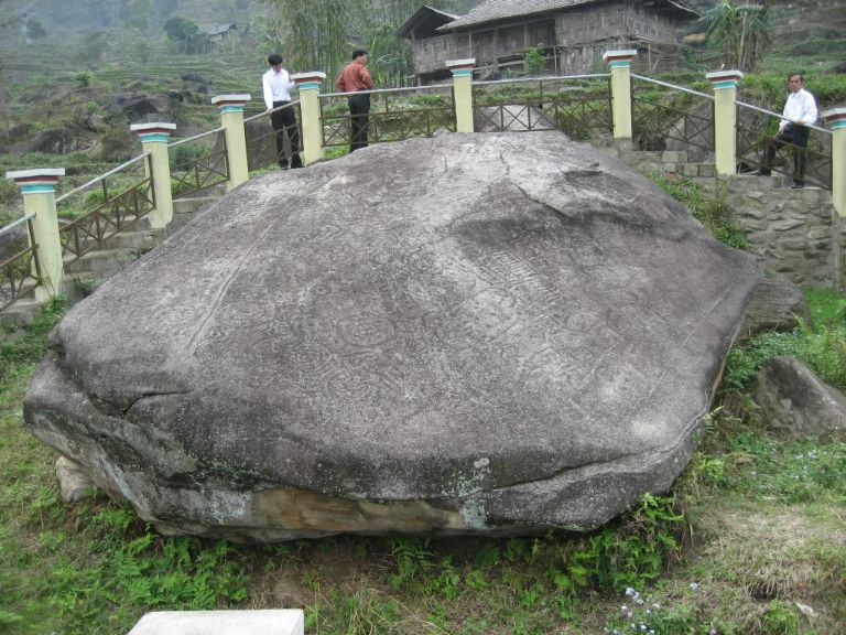 Di sản cấp Quốc gia bãi đá cổ Nấm Dẩn luôn là một ấn số đối với các nhà khảo cổ học cho tới tận ngày nay