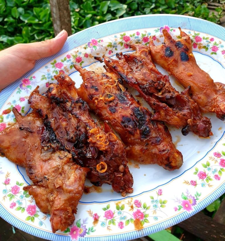 Thịt chuột Bản Phùng độc lạ có mùi vị béo ngậy được ướp nhiều các hương liệu gia tăng vị thơm