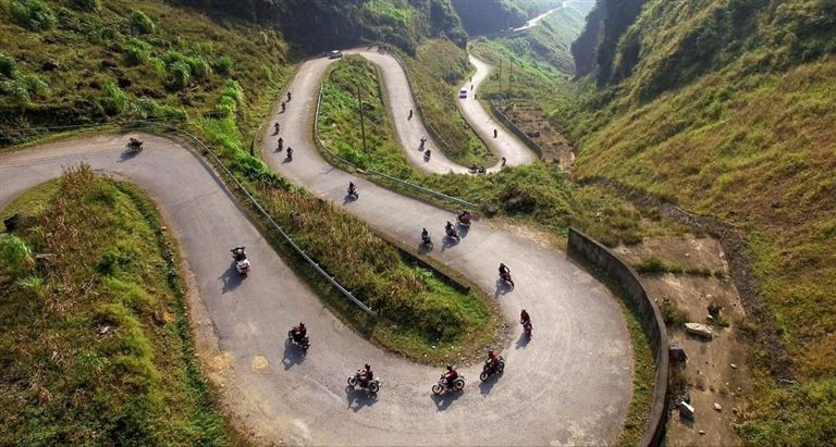 Rất nhiều bạn trẻ đam mê phiêu lưu, mạo hiểm đã lựa chọn xe máy làm phương tiện đi từ Hà Nội đến cao nguyên đá Đồng Văn Hà Giang. 