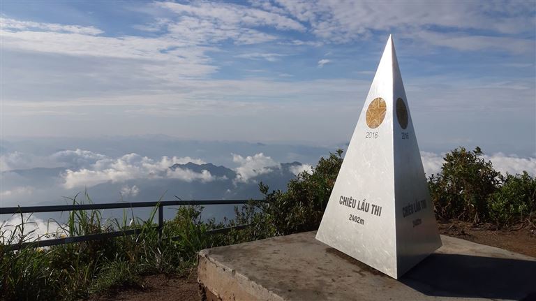 Những trải nghiệm thú vị chỉ có tại Chiêu Lầu Thi Hà Giang và kinh nghiệm chinh phục đỉnh núi này. 