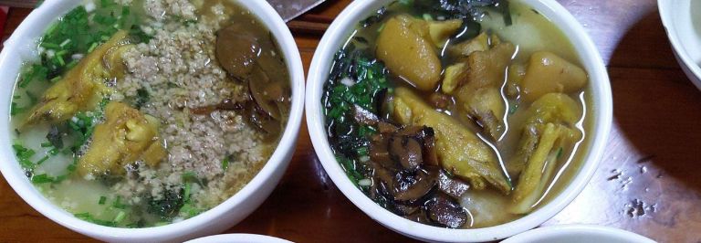 Ban đầu, đây chỉ là món ăn giải cảm của tộc người Mông, tuy nhiên vì vị ngon và giá trị dinh dưỡng của nó, dần dần đã trở thành món ăn đặc sản Hà Giang tại chợ đêm Cốc Pài 