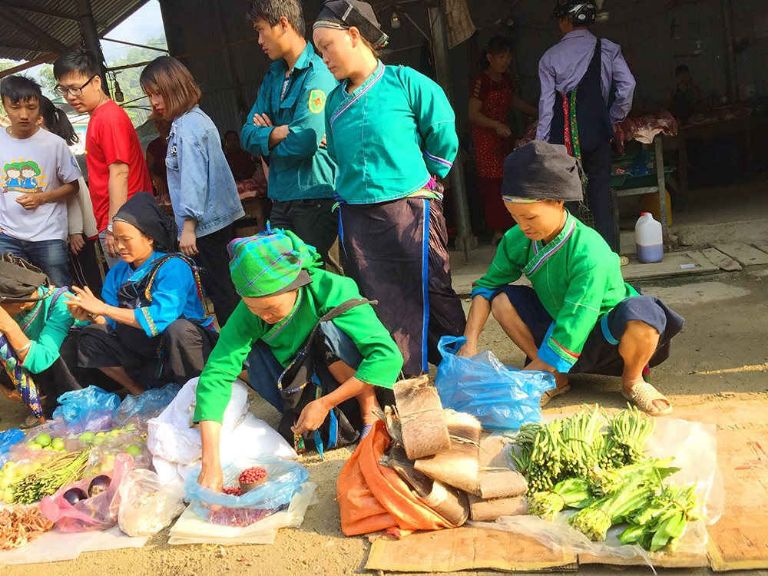 Chợ phiên Hà Giang Hoàng Su Phì nằm ở thị trấn Quang Vinh và có tuổi đời lên tới hơn 200 năm lịch sử 