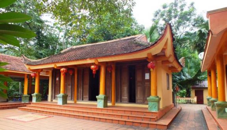 Ngôi chùa có diện tích khá khiêm tốn nhưng vô cùng thoáng mát sạch sẽ (