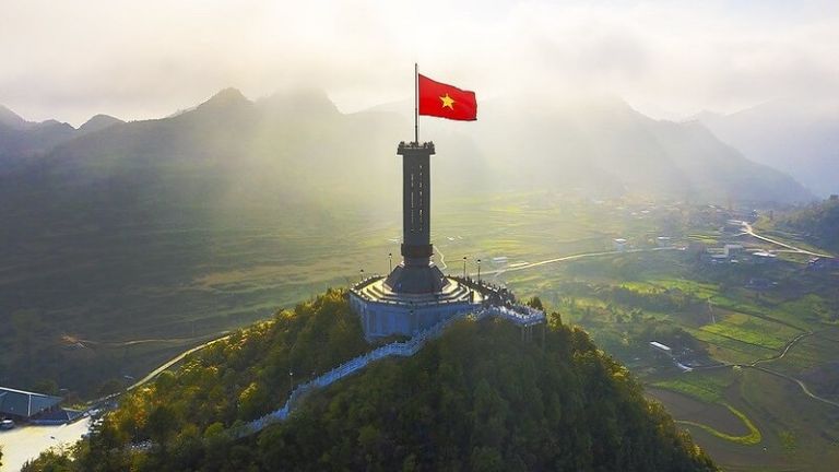 Cột cờ có thiết kế độc đáo mang ý nghĩa đánh dấu chủ quyền cho nước Việt Nam 