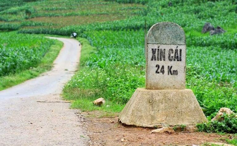 Địa phận Xín Cái ngày càng được nhiều du khách biết tới nhờ địa danh cửa khẩu Săm Pun (Hà Giang)