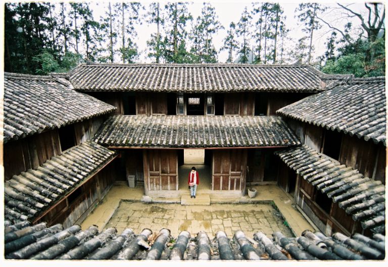 Dinh thự họ Vương mang nét kiến truyền thống cổ xưa thu hút nhiều khách du lịch tới tham quan hàng năm