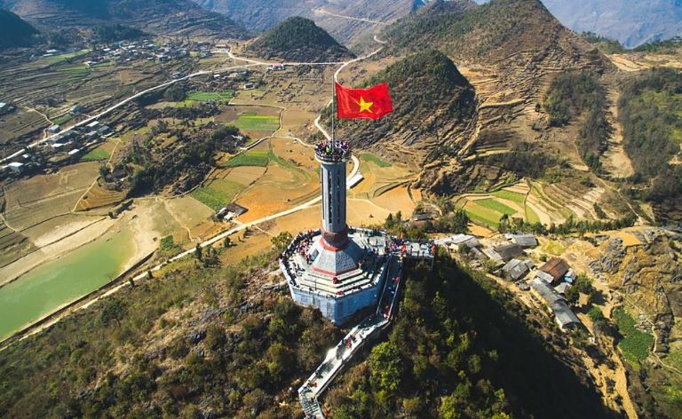 Cột cờ Lũng Cú từ lúc xây dựng được mang ý nghĩa là để đánh dấu chủ quyền dân tộc của đất nước Việt Nam