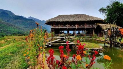 Du Già Panorama toạ lạc tại vị trí cao, độc lập với nhiều địa điểm khác nhưng có view toàn cảnh đầy cuốn hút.