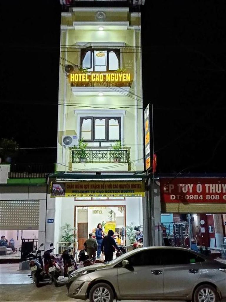 Khách sạn tại Đồng Văn - Cao Nguyên là khách sạn 3 sao có quy mô lớn lên đến 50 phòng nghỉ ở tỉnh Hà Giang.