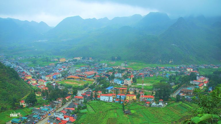 Huyện Mèo Vạc Hà Giang luôn là địa điểm du lịch được đông đảo du khách ghé đến tham quan hằng nă