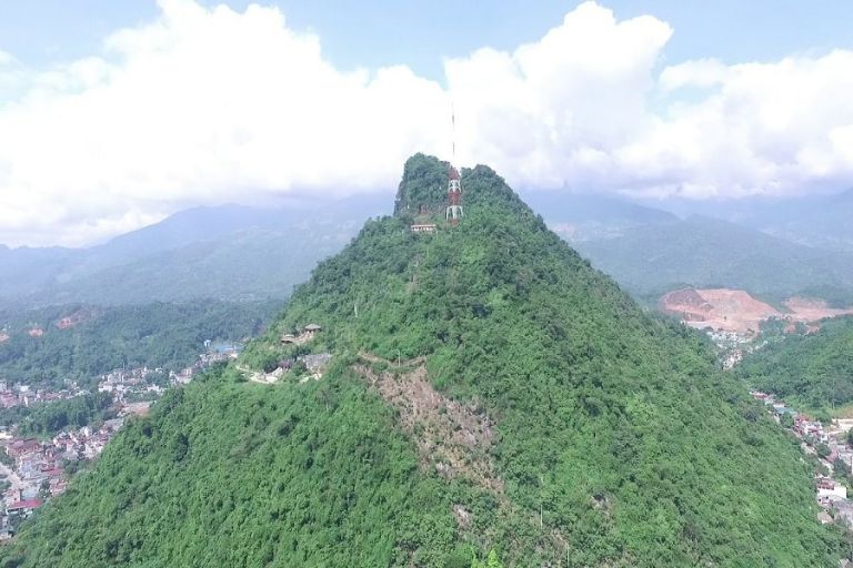 Núi Cấm Sơn góp phần quảng bá hình ảnh vùng đất Giang Giang kĩ vĩ, hoang sơ trong mắt du khách 
