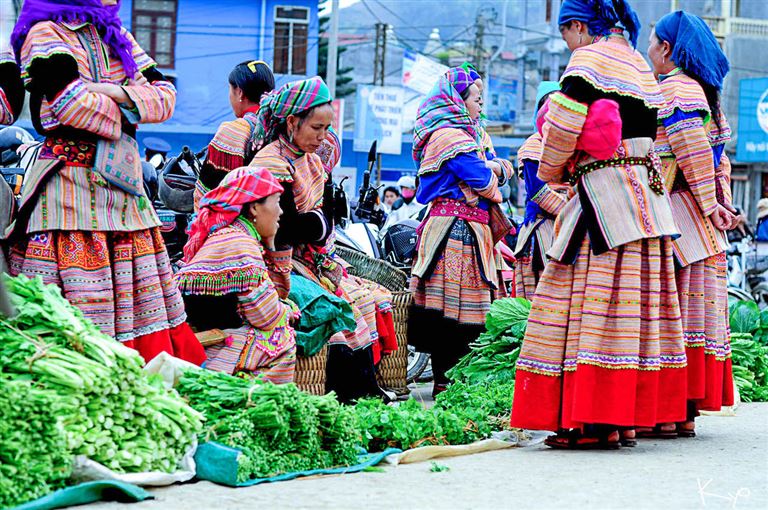 Chợ cổ Đồng Văn là nơi buôn bán và giao lưu văn hoá của người dân phố cổ Đồng Văn Hà Giang và cả các vùng khác. 