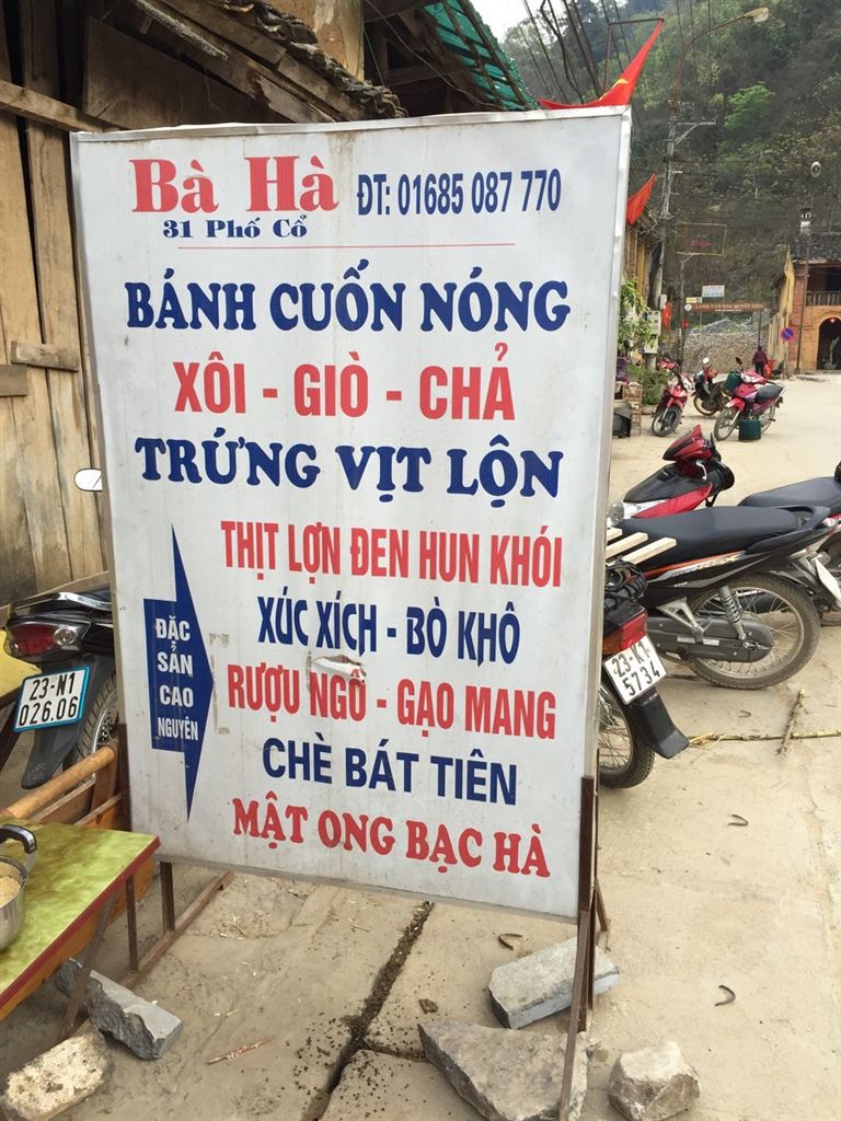 Quán bánh cuốn bà Hà là một quán ăn ngon ở Đồng Văn không thể bỏ qua khi đang tìm một quán ăn sáng chất lượng. 
