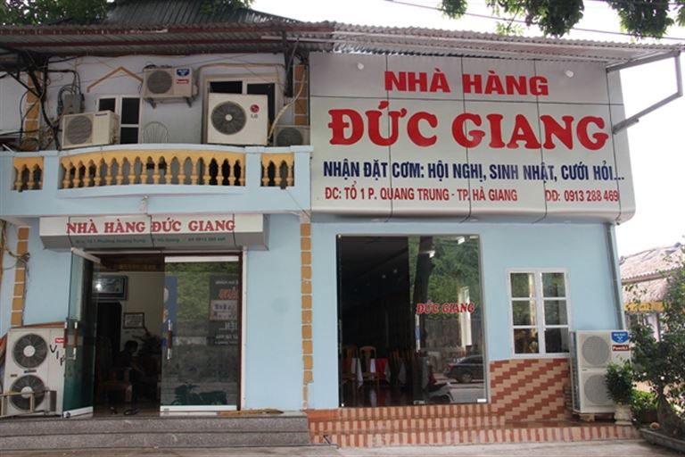 Nhà hàng Đức Giang là một quán ăn ngon ở Đồng Văn nổi tiếng không chỉ với người địa phương mà còn với khách du lịch cả nước. 