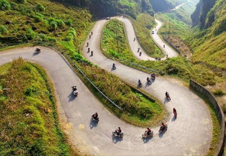 Di chuyển đến Hà Giang bằng xe máy hứa hẹn mang đến những trải nghiệm khó quên dành cho khách du lịch trong nước và quốc tế