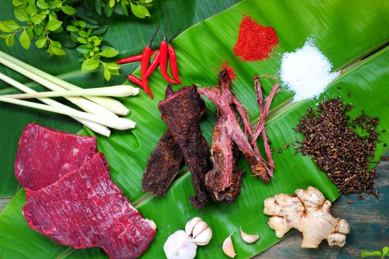 Thịt trâu gác bếp ngon là khi được thực hiện theo bí kíp của đồng bào dân tộc Hà Giang