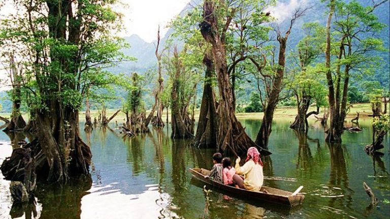 Nằm tại xã Phú Linh, huyện Vị Xuyên, tỉnh Hà Giang, Hồ Noong là một trong những hồ nước ngọt tự nhiên độc đáo trên dãy núi Tây Côn Lĩnh