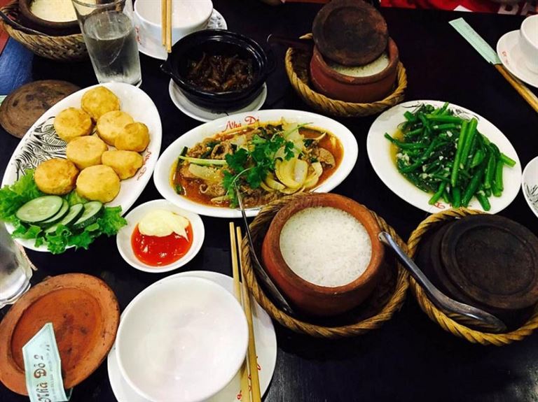 Tổng hợp top 8 nhà hàng Hà Giang có chất lượng đồ ăn tuyệt vời mà giá cả lại cực kì phải chăng. 