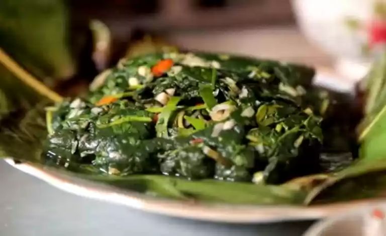 Rêu nướng Hà Giang là món ăn độc lạ mà bất kỳ du khách nào đến du lịch Hà Giang cũng muốn thưởng thức
