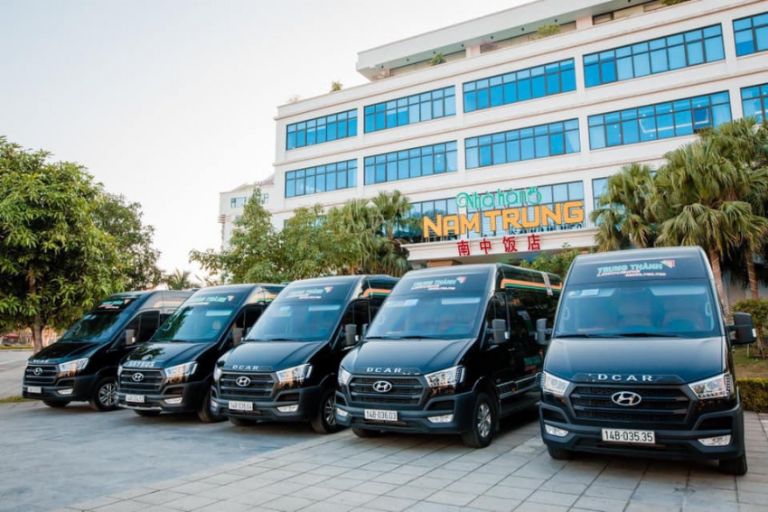 Dòng xe limousine Quảng Ninh Thanh Hóa chất lượng cao có 9 chỗ ngồi VIP được hãng vô cùng ưu ái 