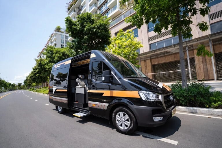 Thành Trung Limousine có tần suất hoạt động liên tục 1 tiếng - 1 chuyến, đón trả tận nơi 